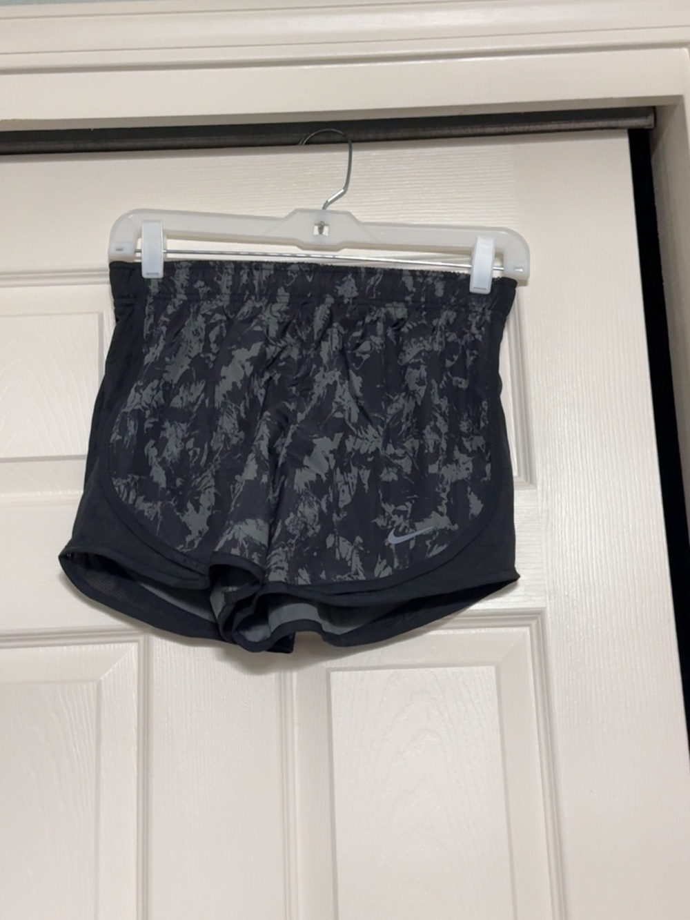 NWOT Nike Dri-FIT Women’s Running Shorts XS Black Print Athletic Shorts